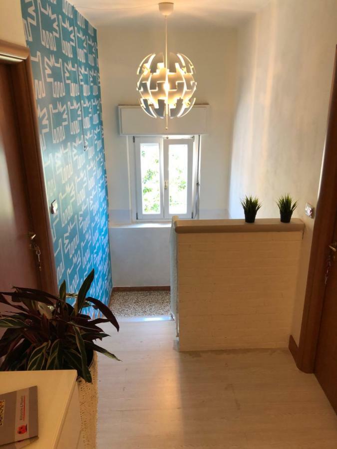 Irides Rooms A Un Passo Dai Parchi Divertimento Lazise Exterior photo